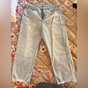 American eagle size 12 mom jeans short length